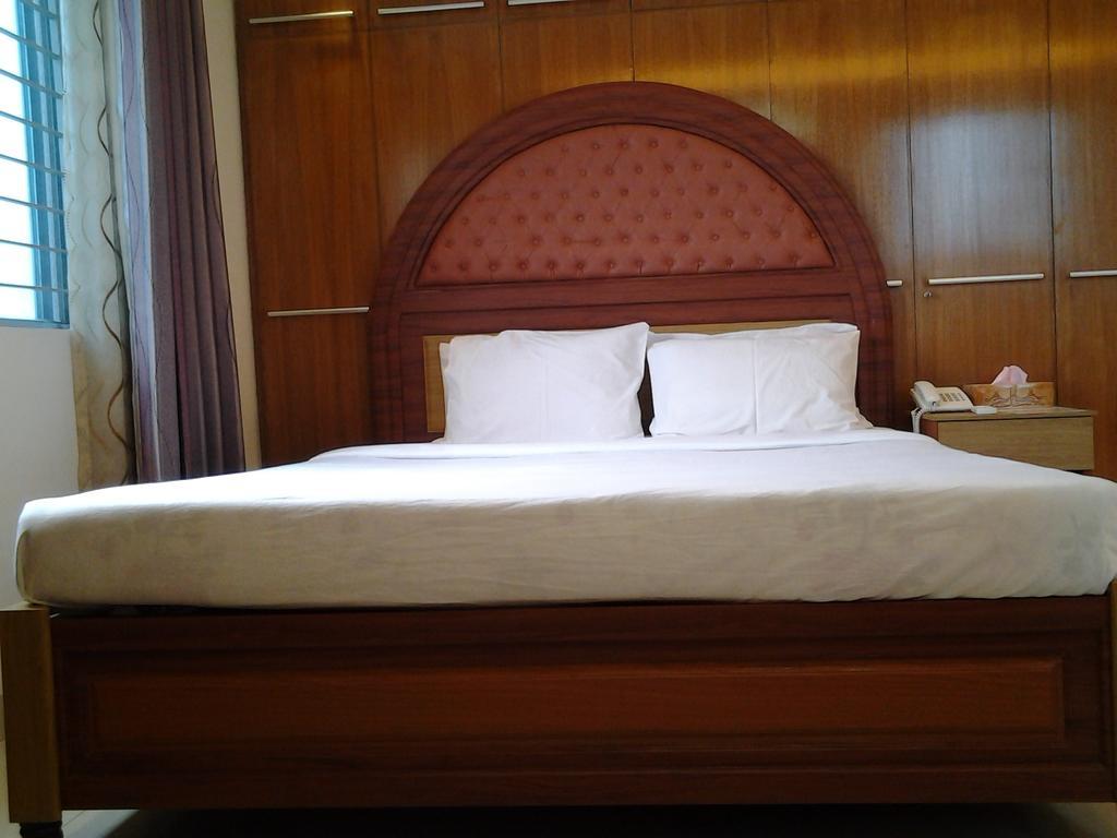 Hotel Afford Inn Dhaka Zimmer foto